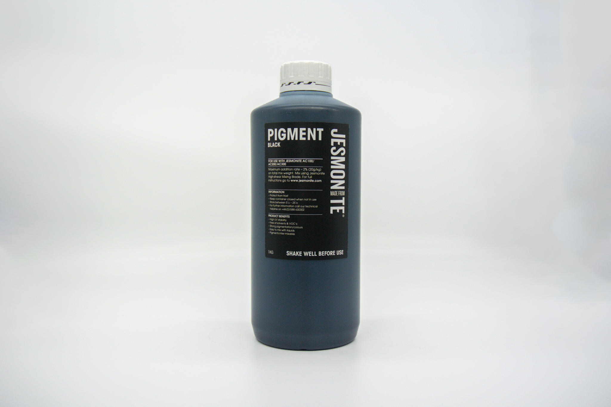 Bottle of Jesmonite black pigment 1kg