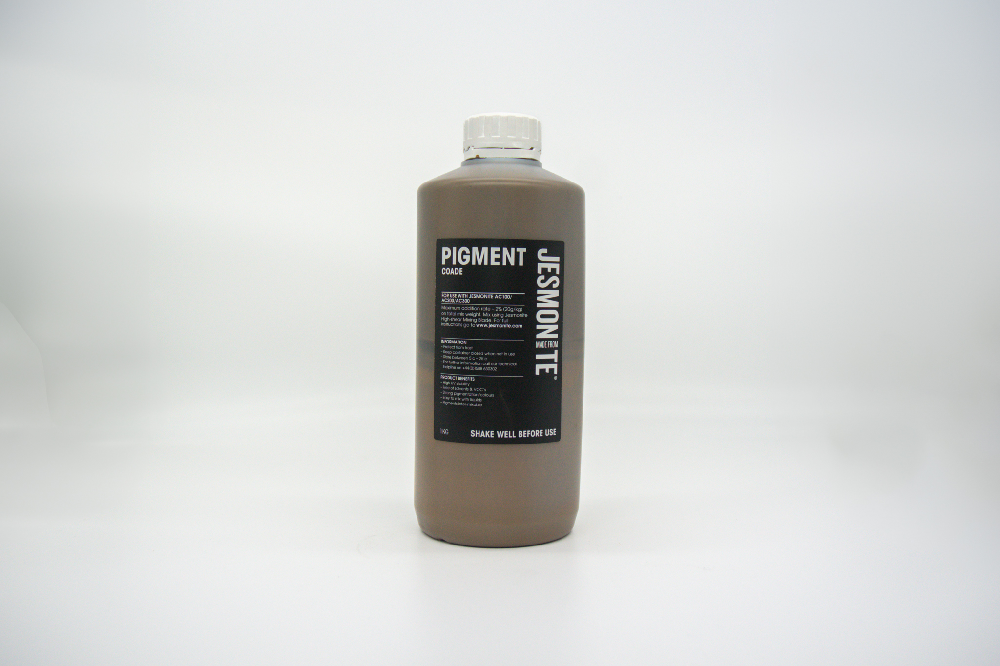 Bottle of Jesmonite coade pigment 1kg