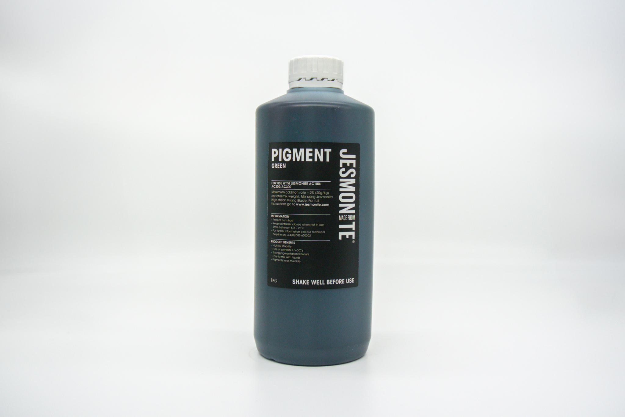 Bottle of Jesmonite green pigment 1kg